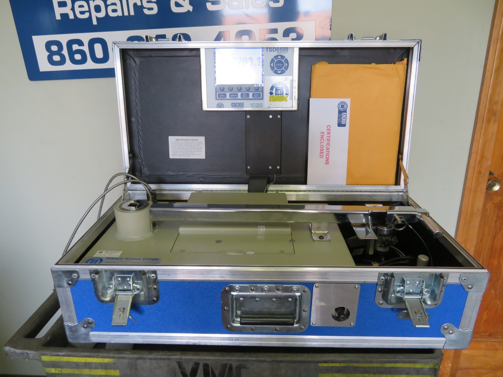 AKO Torque Portable Click Wrench Calibration System Model TSD650-PBAT
