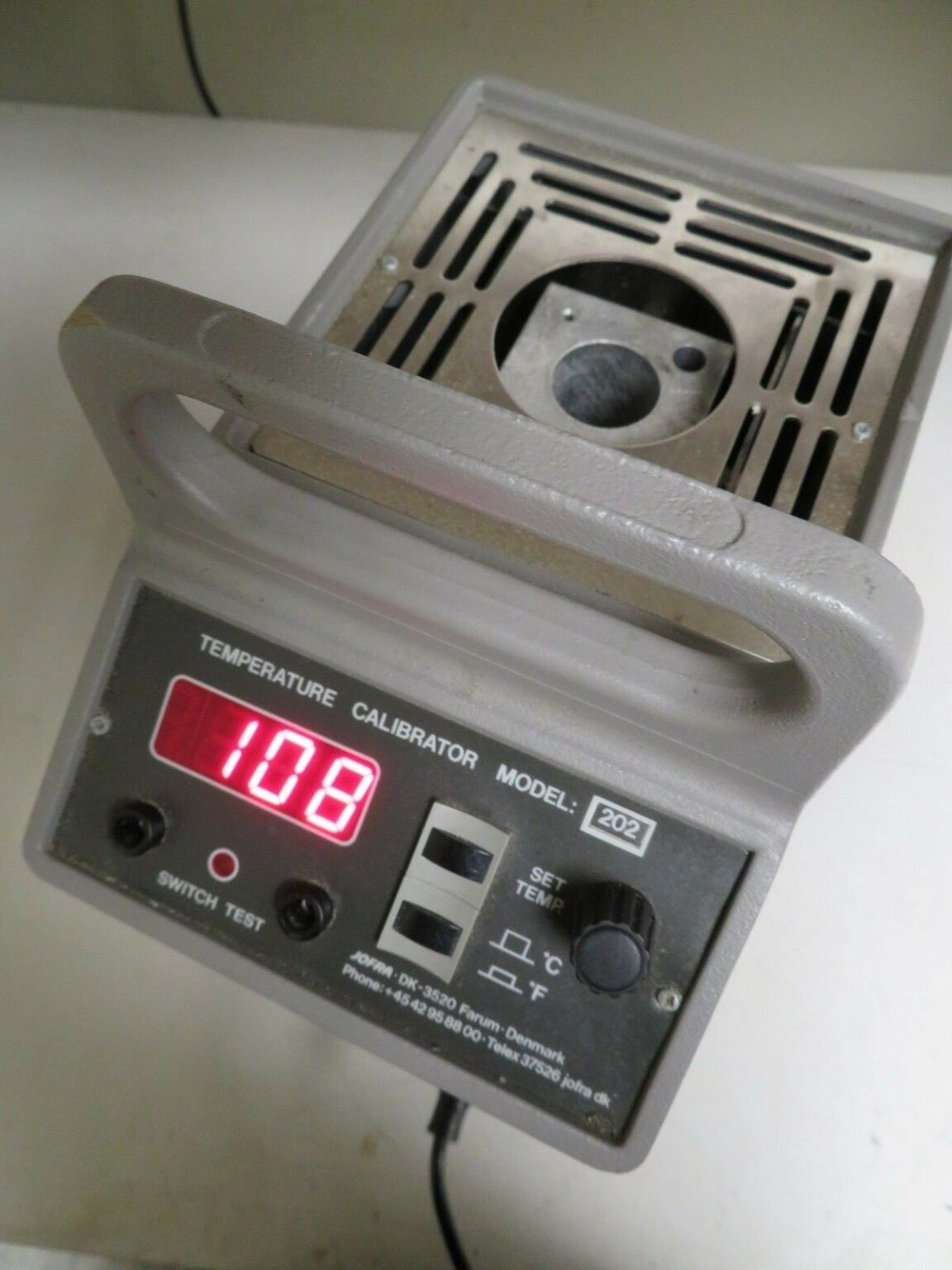 Ametek Jofra Temperature Calibrator Model 202 50260C 122500F NC1