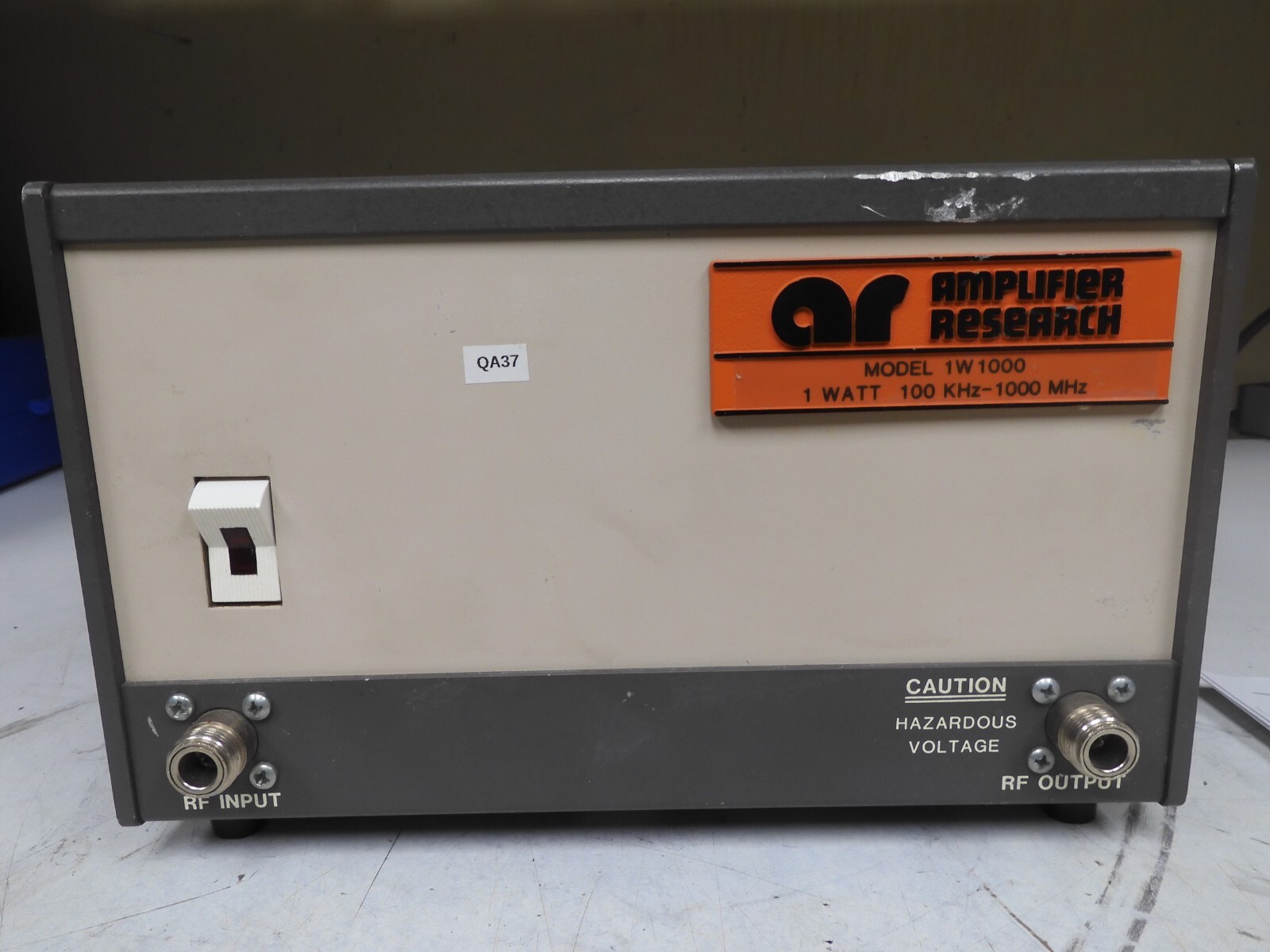 Amplifier Research - model 1w1000 - 1 watt (100 KHZ -1000MHZ) - QA37