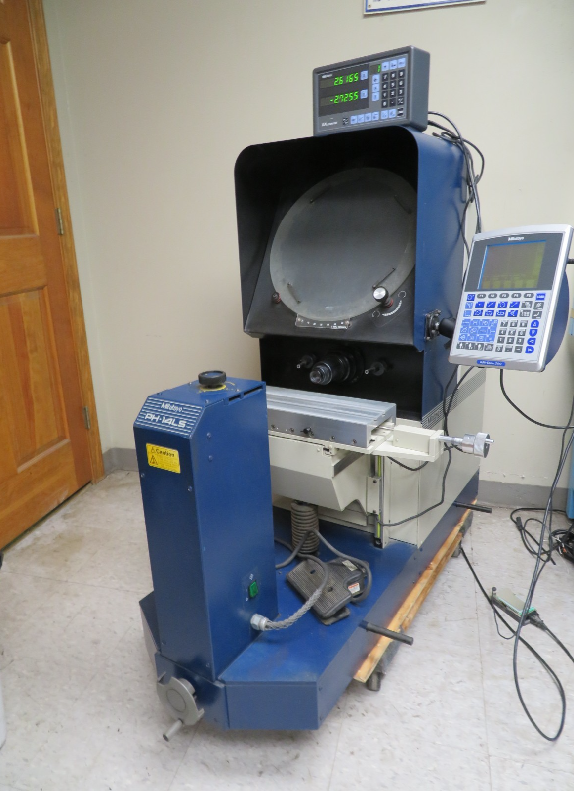 Mitutoyo 172-804A PH14LS 14 Optical Comparator w/ KA Counter QH63