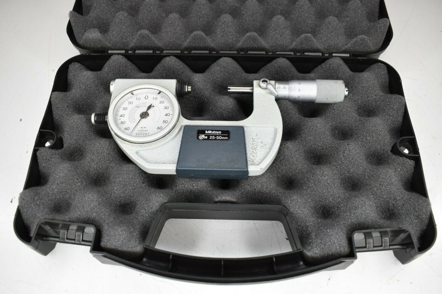 Mitutoyo 510122 Indicating Micrometer 2550mm IP54 with retractable