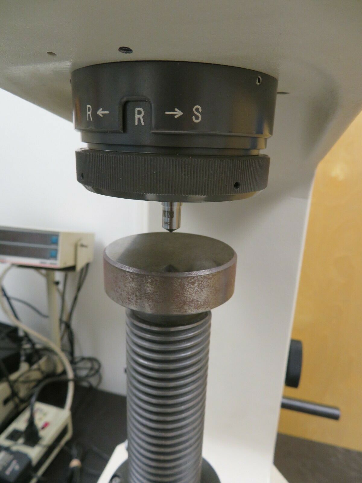 Mitutoyo Akashi ATKF1000 Twin Regular Superficial Rockwell Hardness Tester Bullseye Calibration