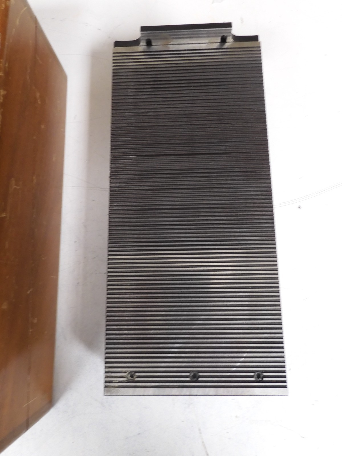 Blanchette 10" x 5" Sine Plate with Wooden Storage Case - QD76 - Image 3