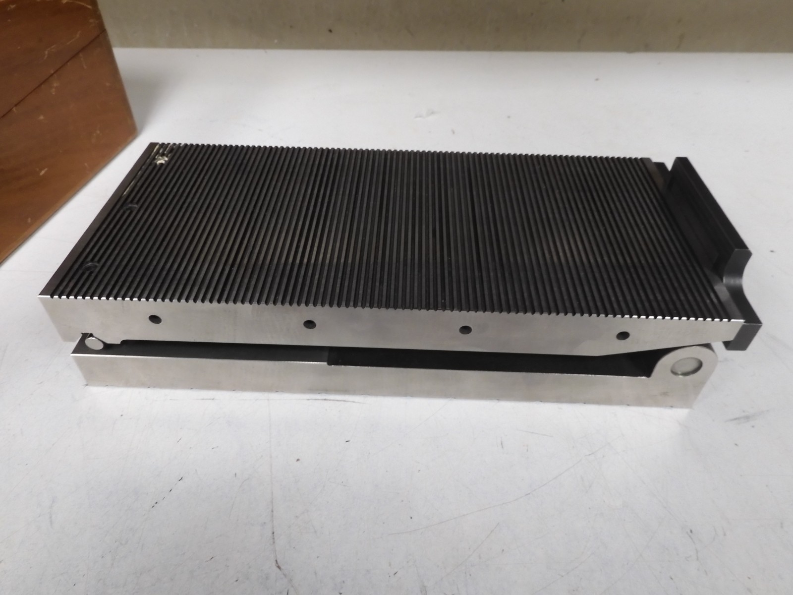 Blanchette 10" x 5" Sine Plate with Wooden Storage Case - QD76 - Image 4