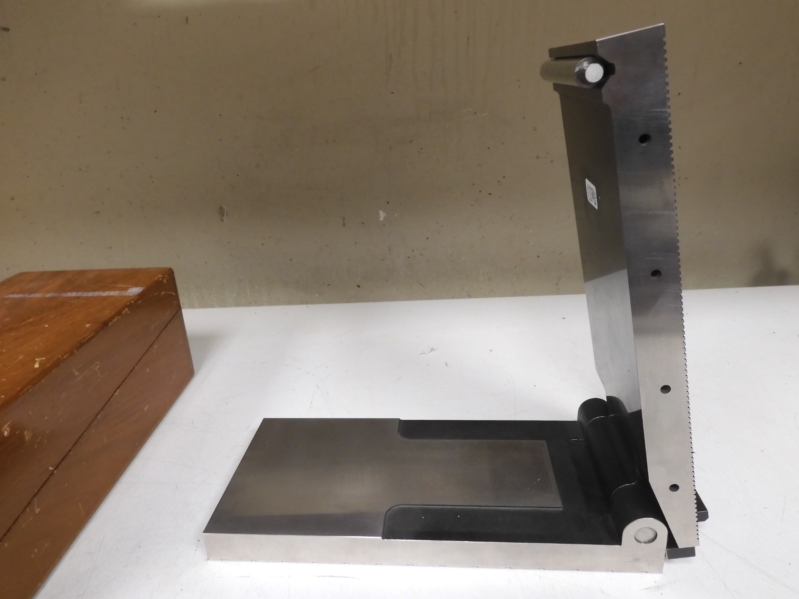 Blanchette 10" x 5" Sine Plate with Wooden Storage Case - QD76 - Image 5