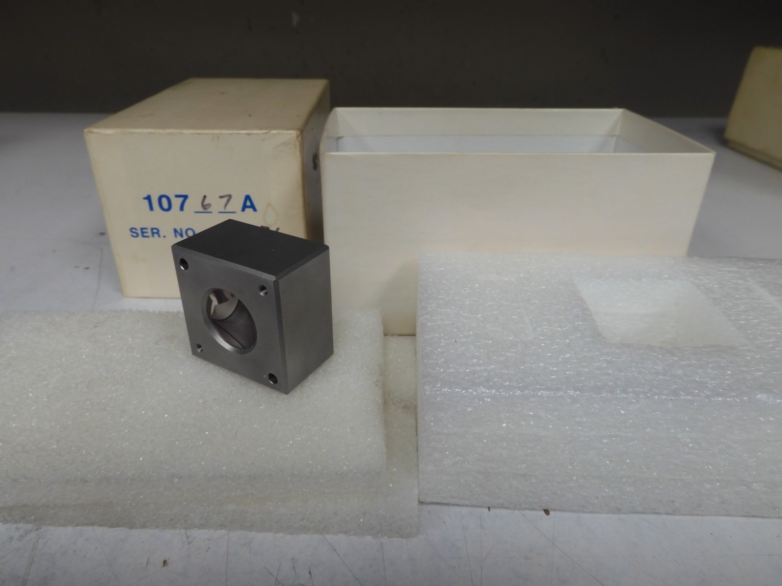 HP/Agilent model 10767A - Laser Optic - Linear Retroreflector - QF42