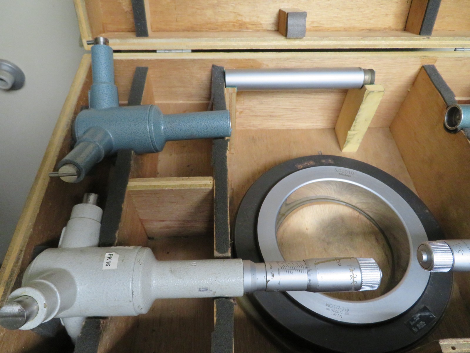 MITUTOYO 468 - Holtest 3 point Bore Inside Micrometer 4-8″/ .0002″ - QE14 - Image 3