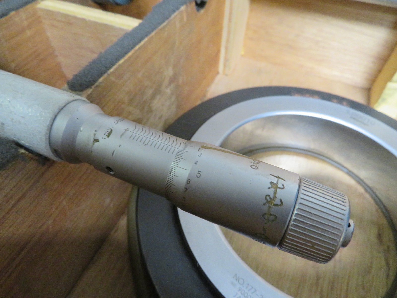 MITUTOYO 468 - Holtest 3 point Bore Inside Micrometer 4-8″/ .0002″ - QE14 - Image 6