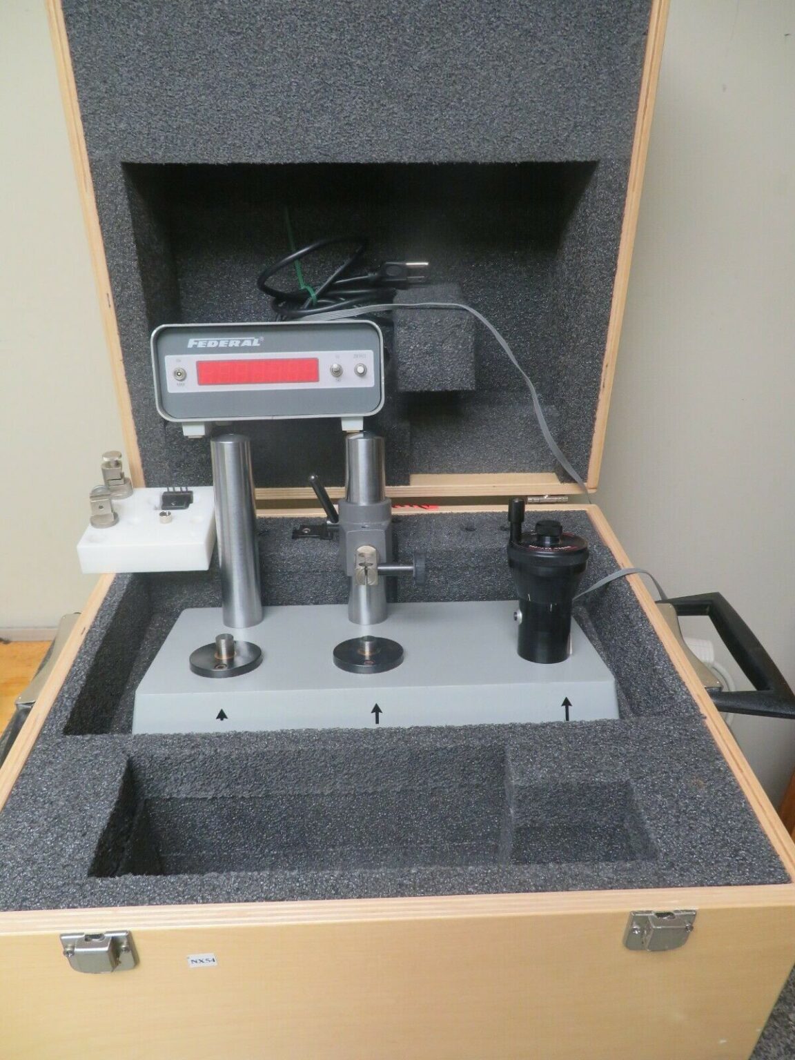 Mahr Federal EMD OMD400B50 Digital Indicator Calibrator NX54