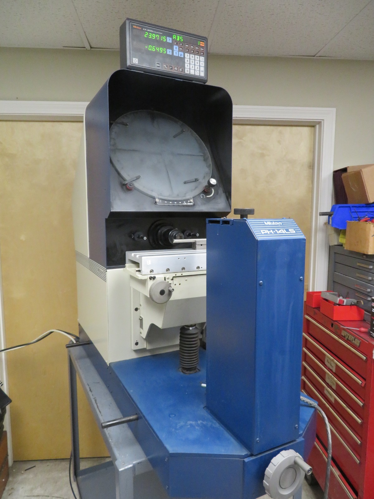 Mitutoyo 172-804A PH14LS 14 Optical Comparator w/ KA Counter QH30