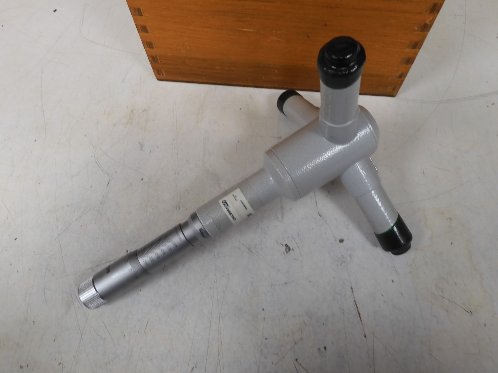 Mitutoyo - 368-778- 3-Point Inside Micrometer Holtest 225-250mm/0.005mm - QF71 - Image 3