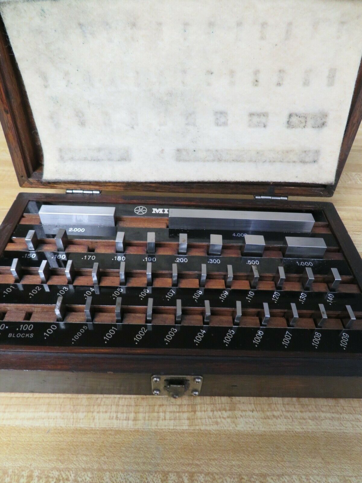 Mitutoyo 516914 BE135A+ Grade A+ Rectangular Gage Block Set OM1