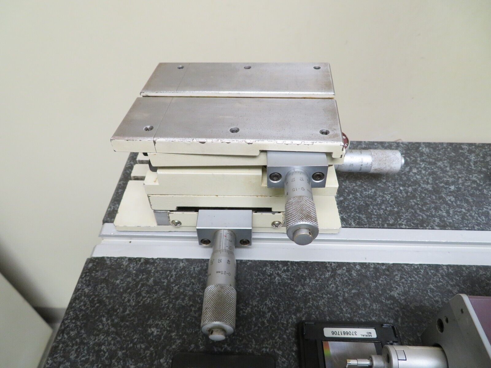 Mitutoyo SJ410 Surface Roughness Tester Profilometer Stand XY Table