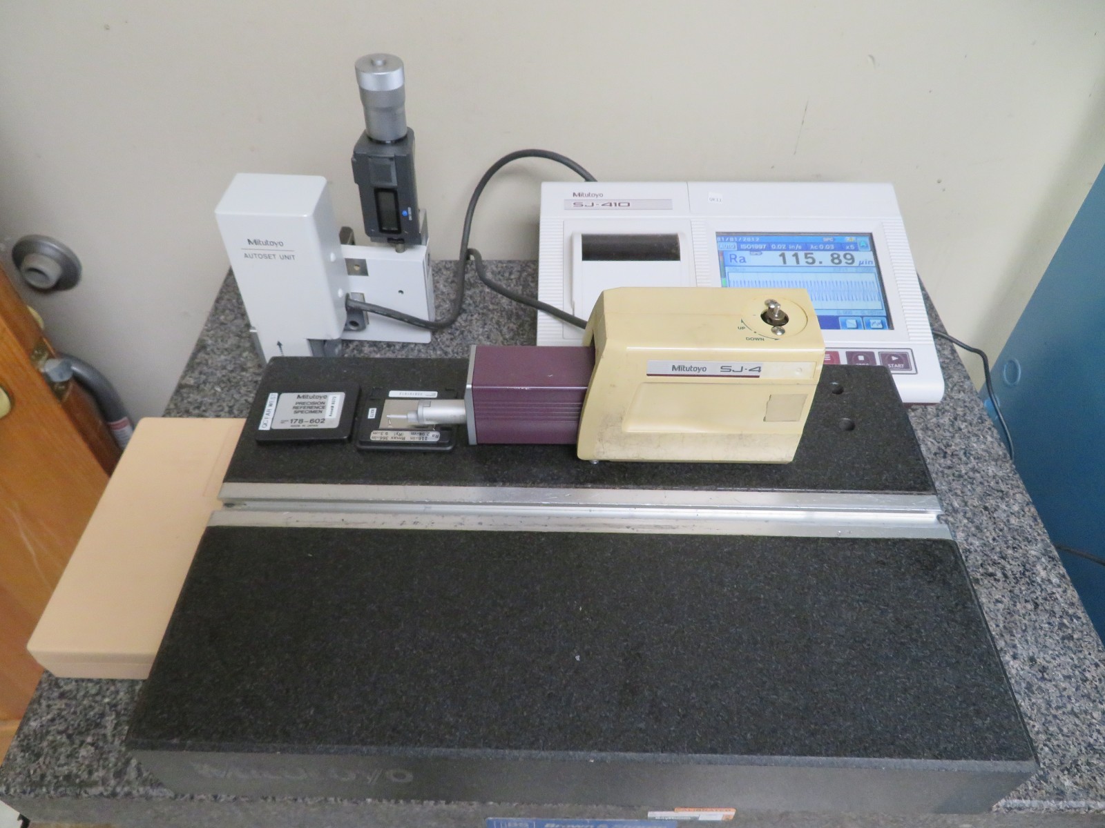 Mitutoyo SJ-412 Surftest Portable Surface Roughness Tester, 2" / 50 mm, 4mN QK11