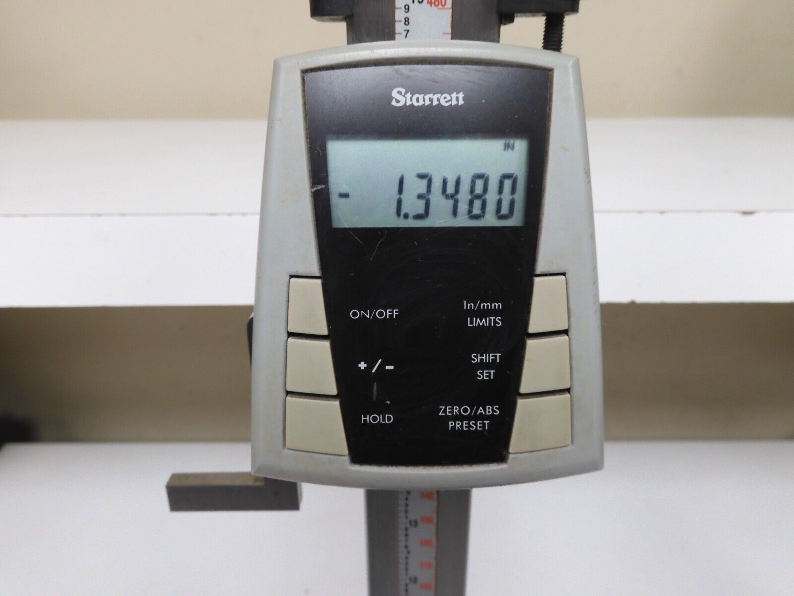 Starrett 3752 Digital Height Gauge English/Metric 24"/.0005