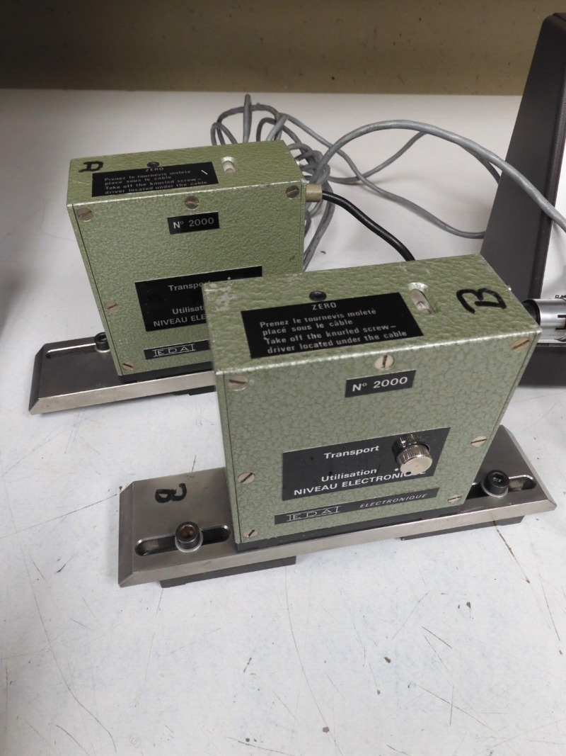 E.D.A. Niveau Electronic Differential Level System, Dual Head Set w/case - PY33 - Image 4