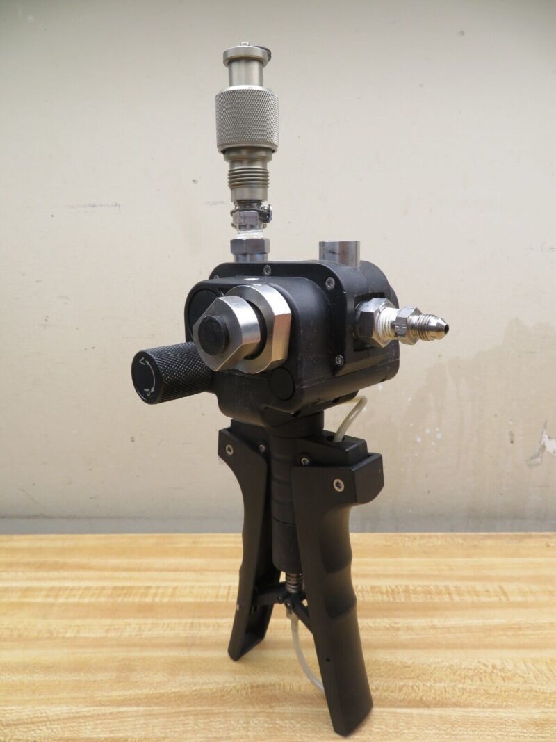 King Nutronics Model 3750 Pressure /Vacuum Calibration Hand Pump 10,000 psi PX19 - Image 5