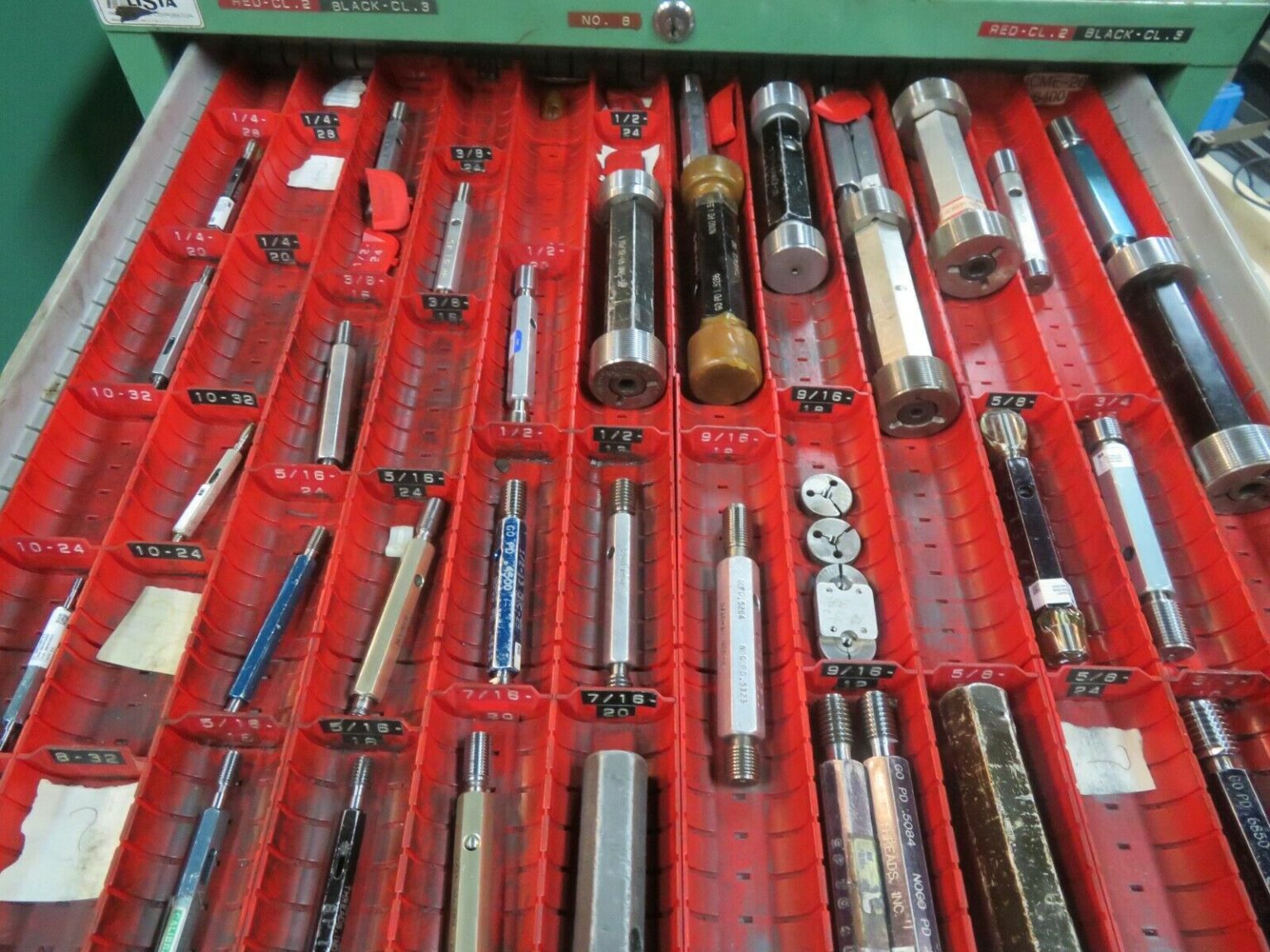 Lista 11 Drawer w. Thread Plugs & Thread Ring Gages Working