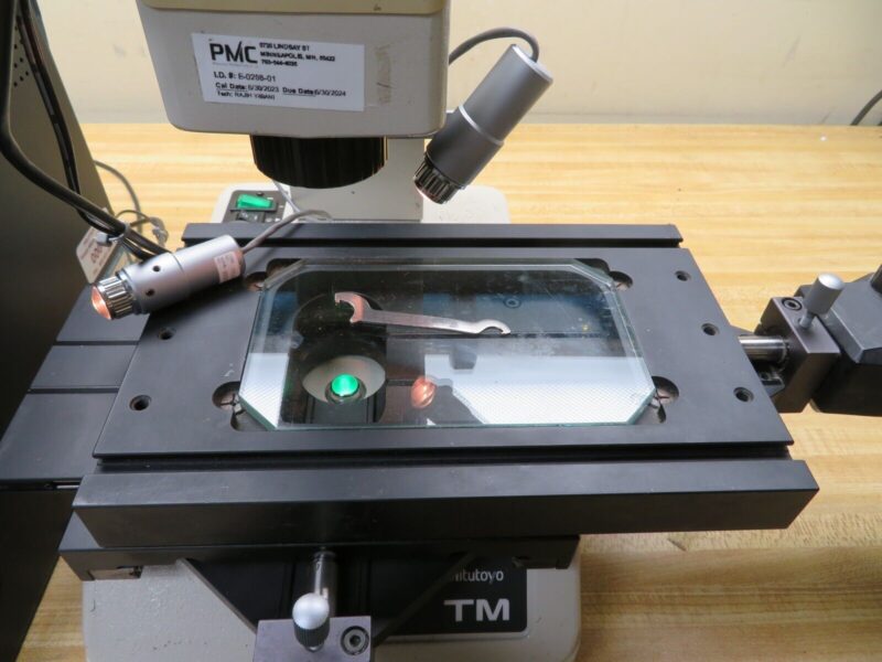 MITUTOYO 4x2" Toolmaker Microscope Monocular, 2X w/ Micrometer Heads PX15 - Image 5