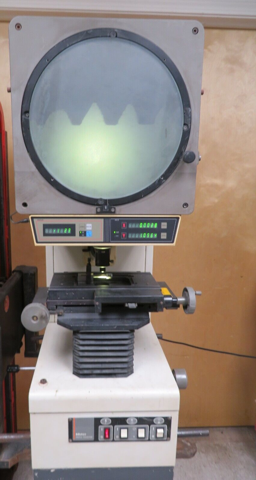 Mitutoyo 302-916-1A PJ-3000 Vertical Profile Projector (Optical Comparator) QJ4