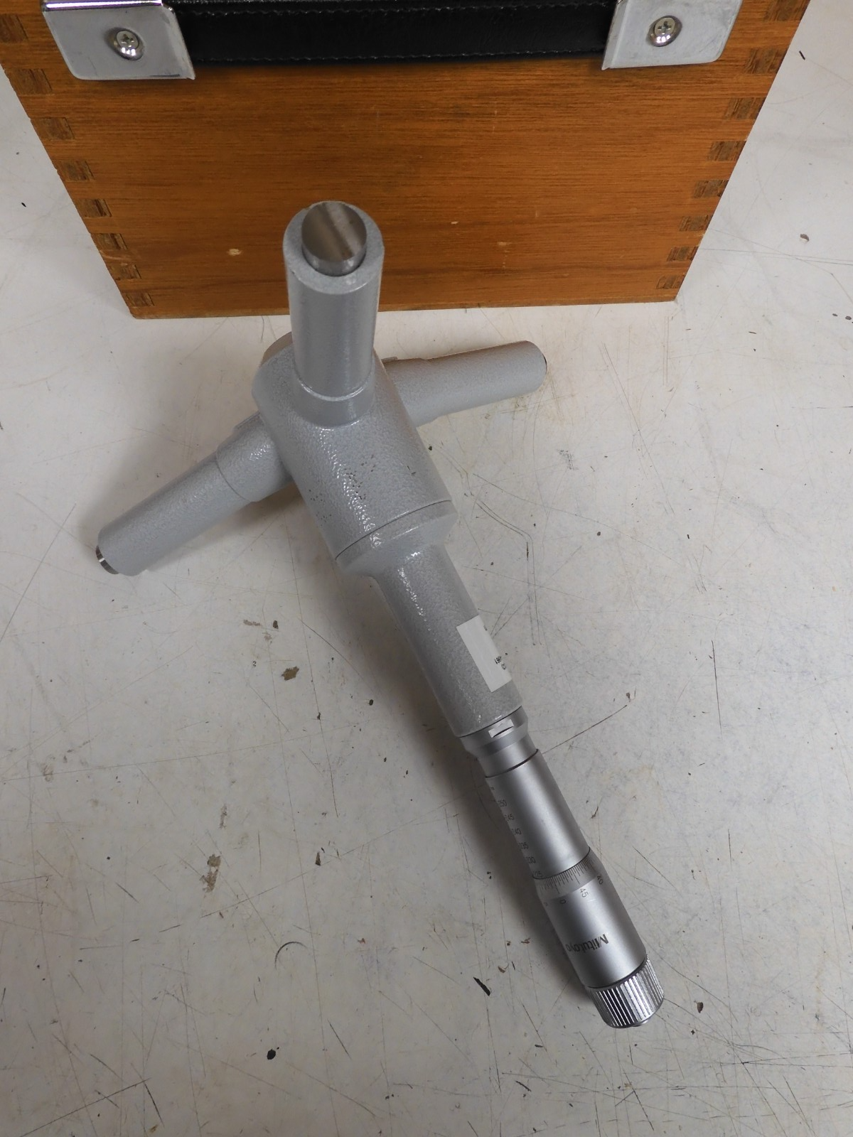 Mitutoyo - 368-779 - 3-Point Inside Micrometer Holtest 225-250mm/0.005mm - QF70 - Image 3