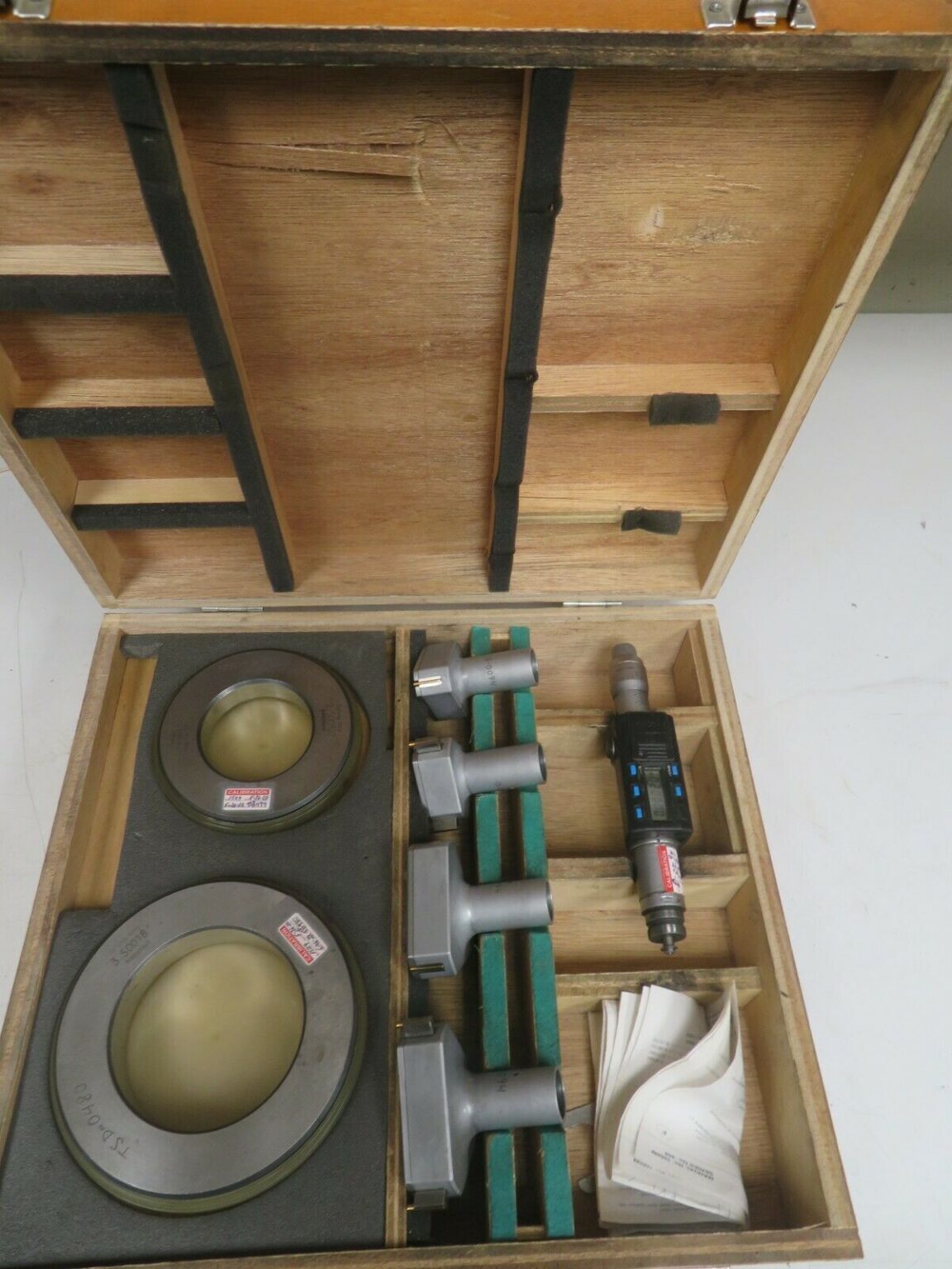 Mitutoyo model 46895910 24"/.0002" Holtest Internal Micrometer