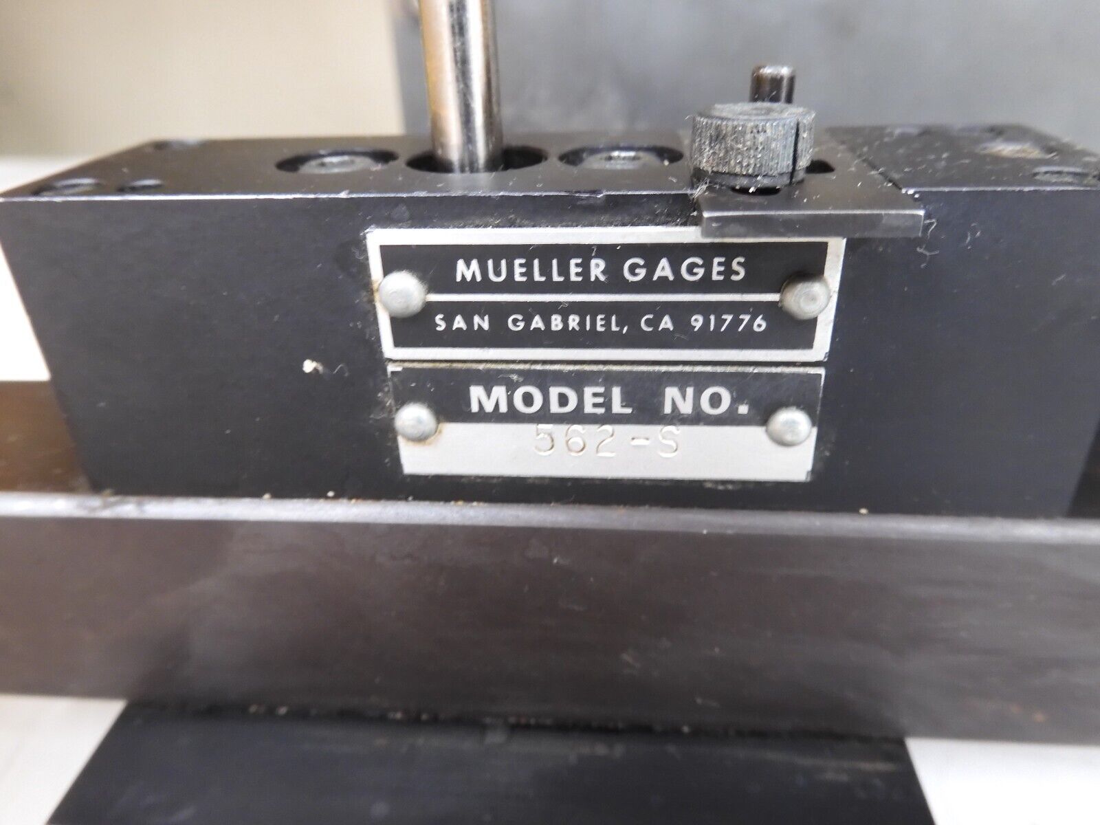 Mueller Gage - Mdl 562s - Shallow Diameter Gage 18-24"/.0001" w/ Standard - PZ31 - Image 4