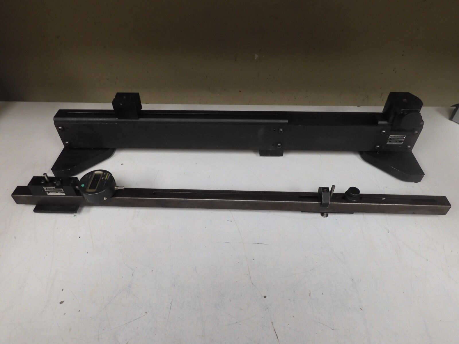 Mueller Gage - Mdl 562s - Shallow Diameter Gage 18-24"/.0001" w/ Standard - PZ31