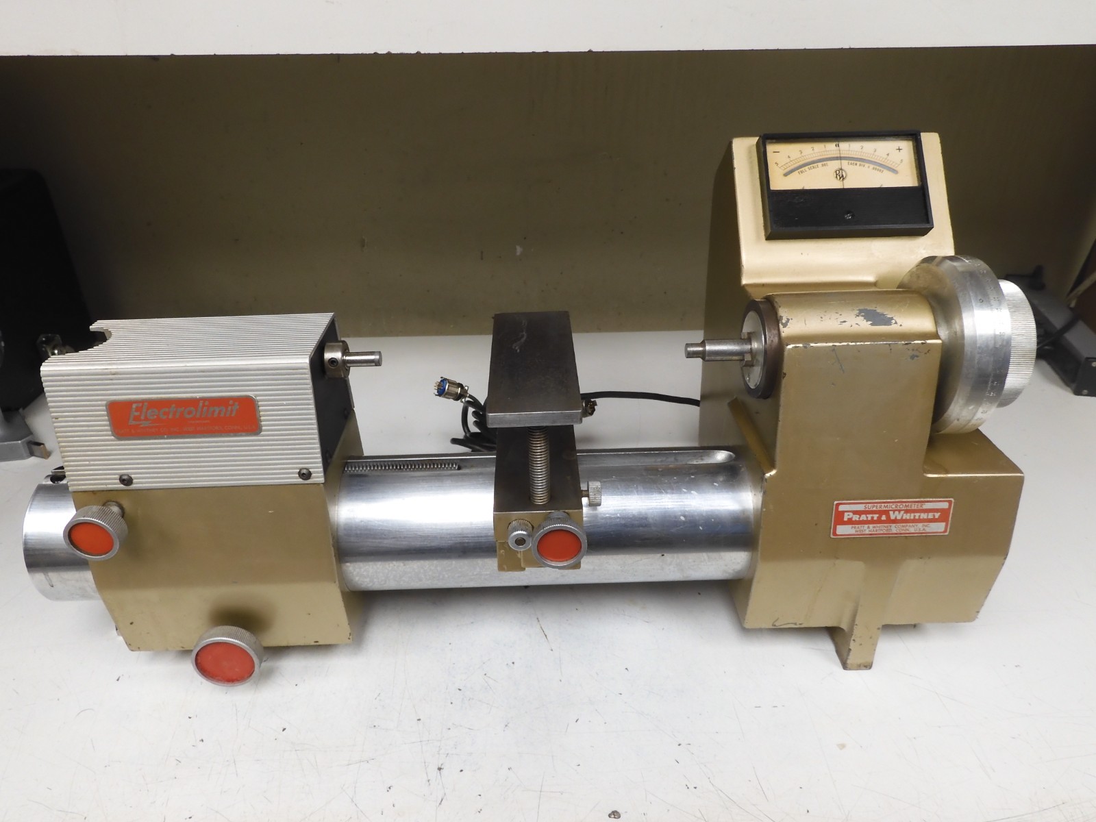 Pratt & Whitney Model B External Supermicrometer Measuring Machine, .00002" QF10