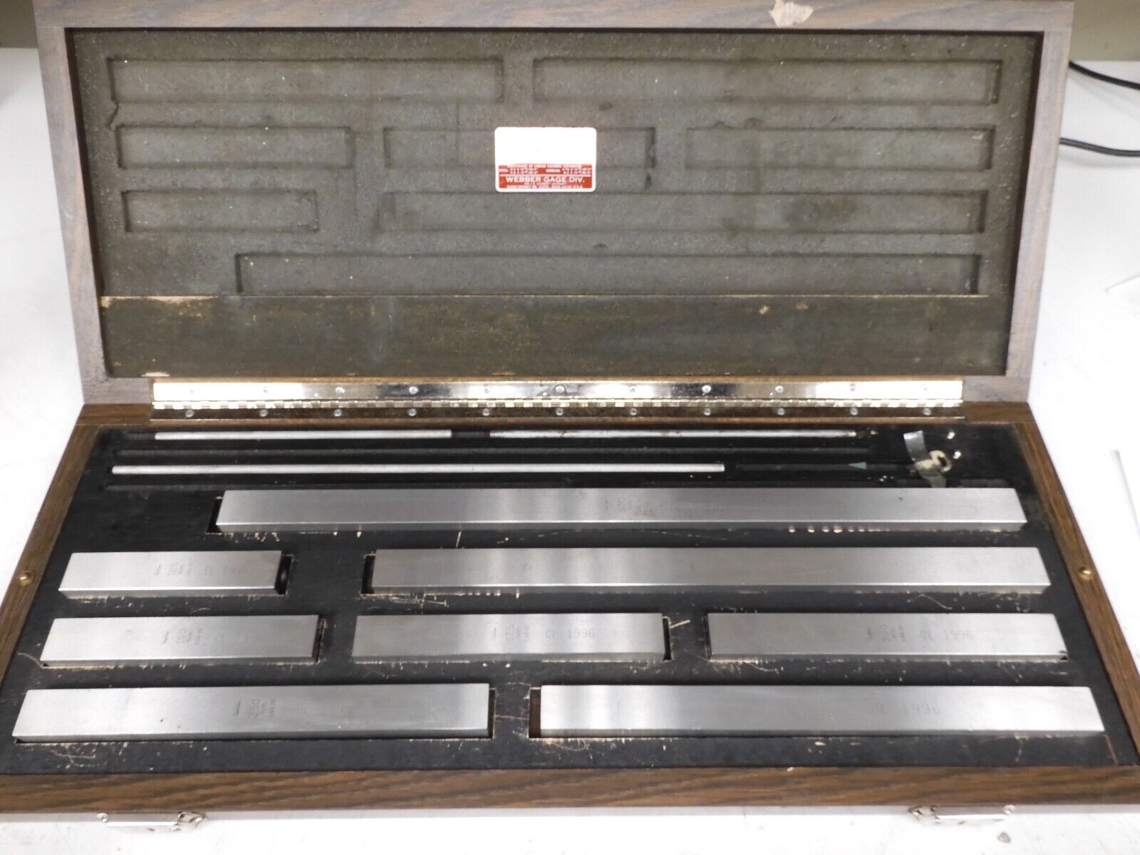 Starrett Long Gage Block Set, Metric Set Model SS8MA1X PD19
