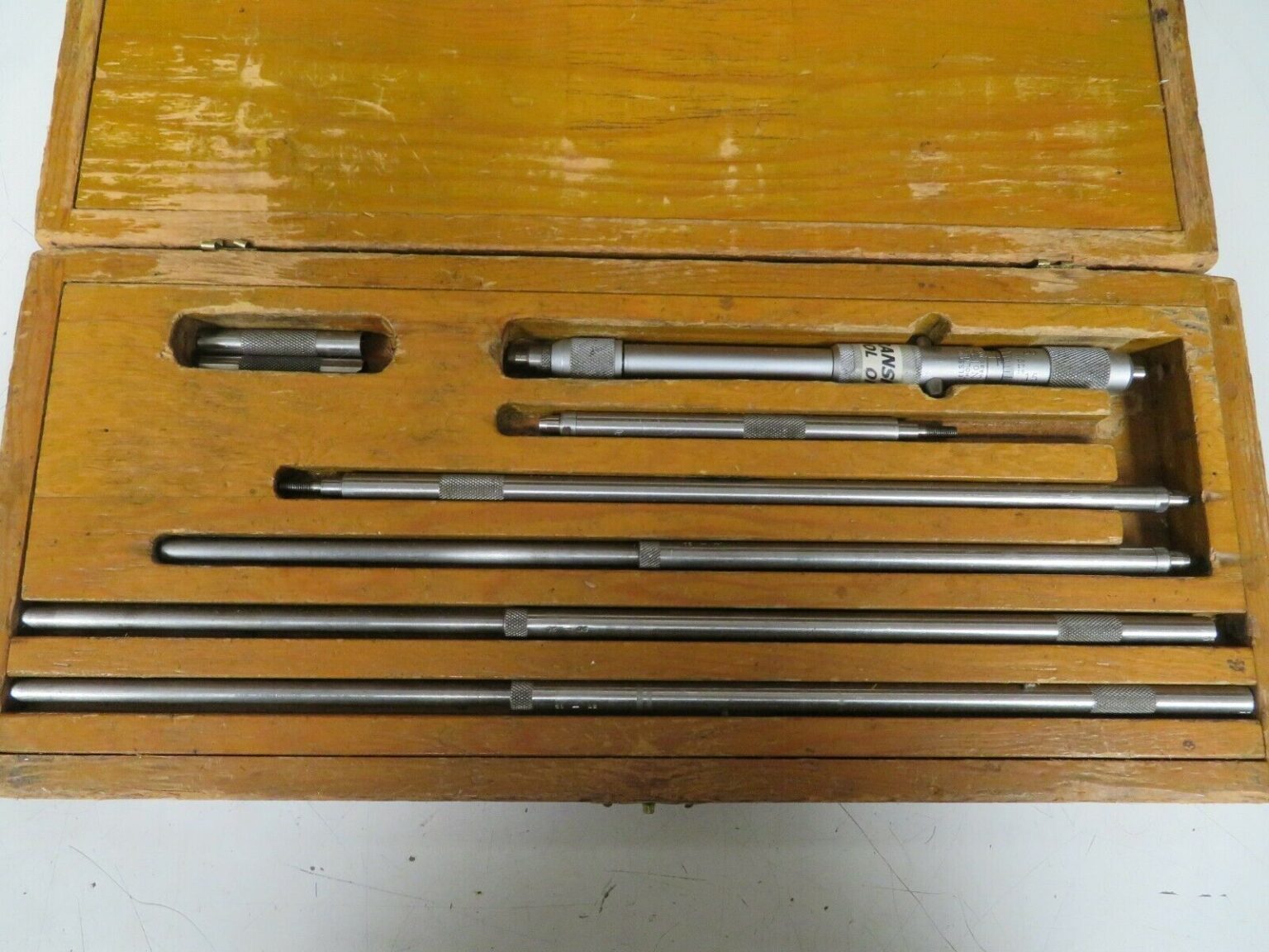 Starrett Model 124C Inside Micrometer Set 8 32" .001" NI18
