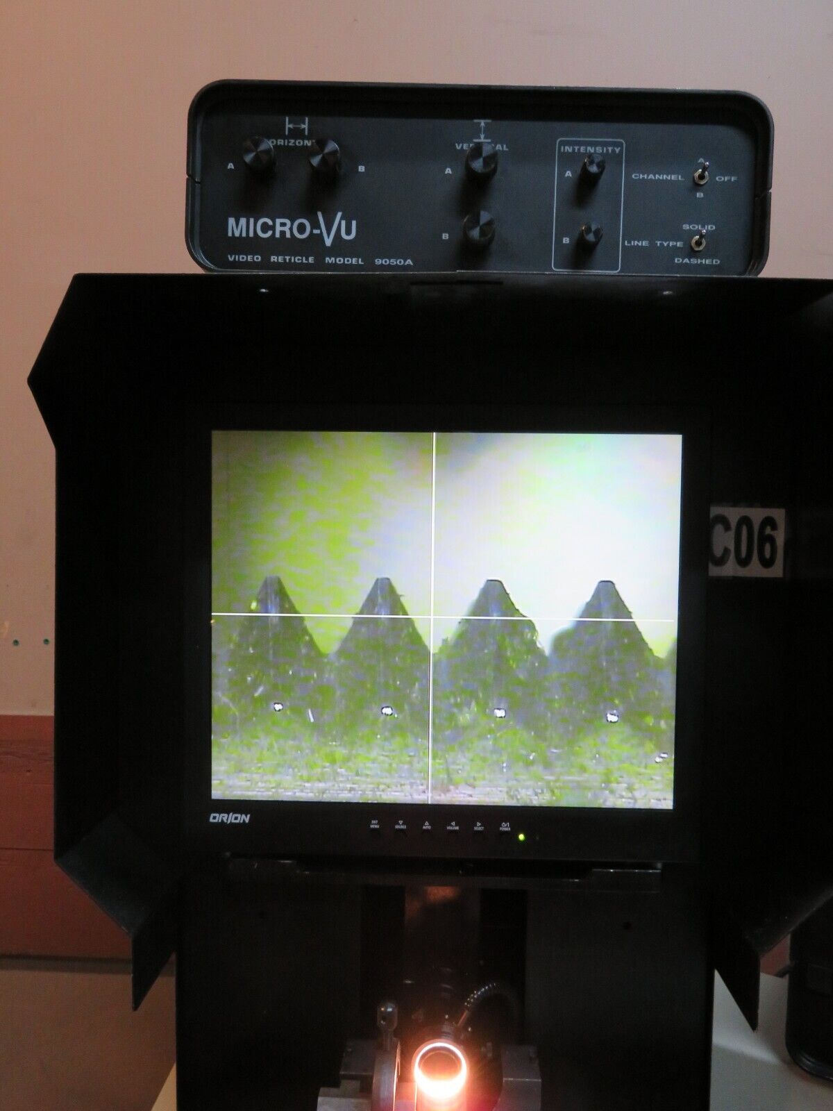 MicroVu Video Spectra Optical Comparator Computational Readout, Navitar Lens Bullseye