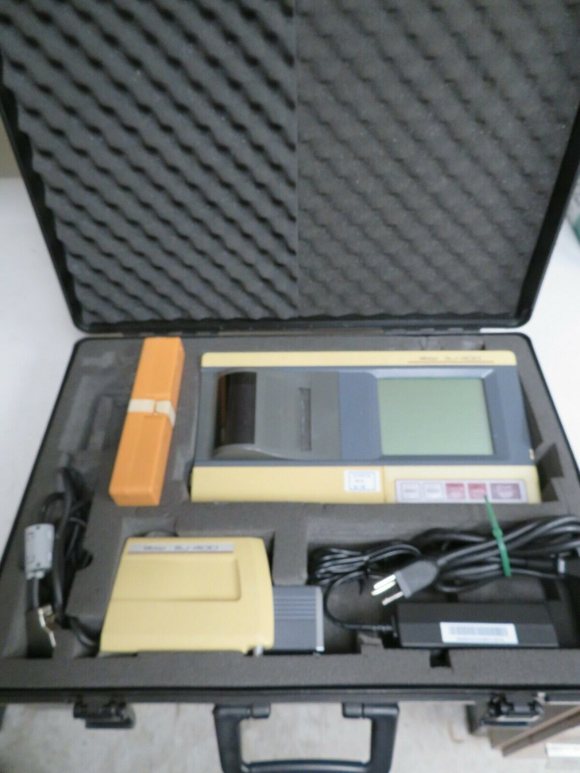 Mitutoyo SJ400 Profilometer Surface Finish Tester Complete tested