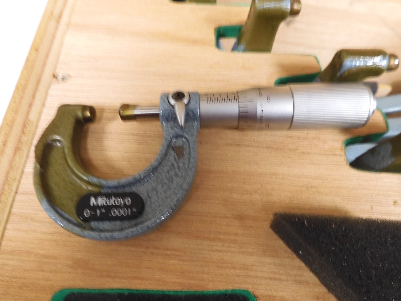 Mitutoyo - model 103 - 0-12"/.0001 Micrometer Set in case - QL14 - Image 4