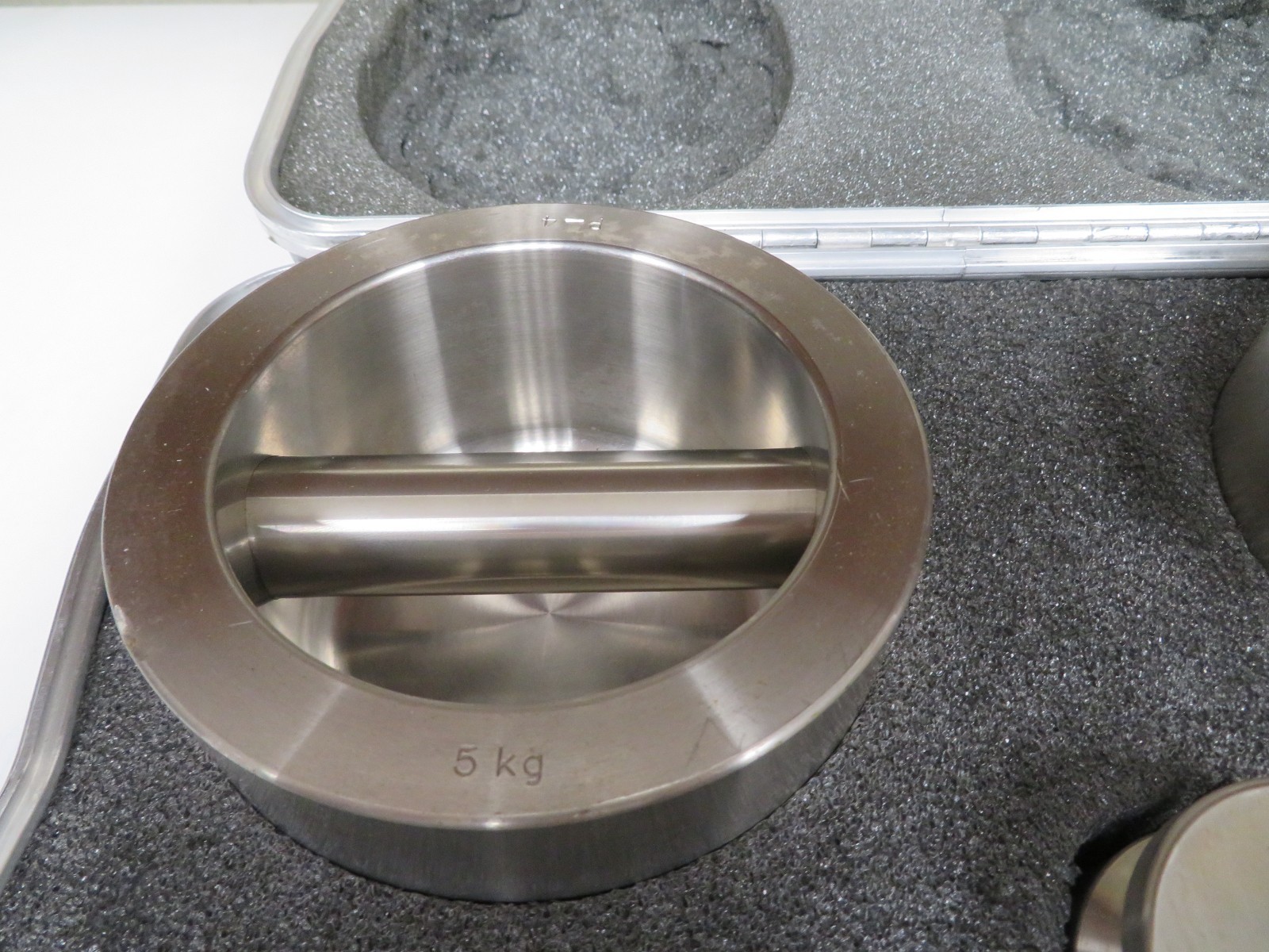 Rice Lake ASTM Calibration Metric Weights Set 11 KG Total Class 3 QF45 - Image 3