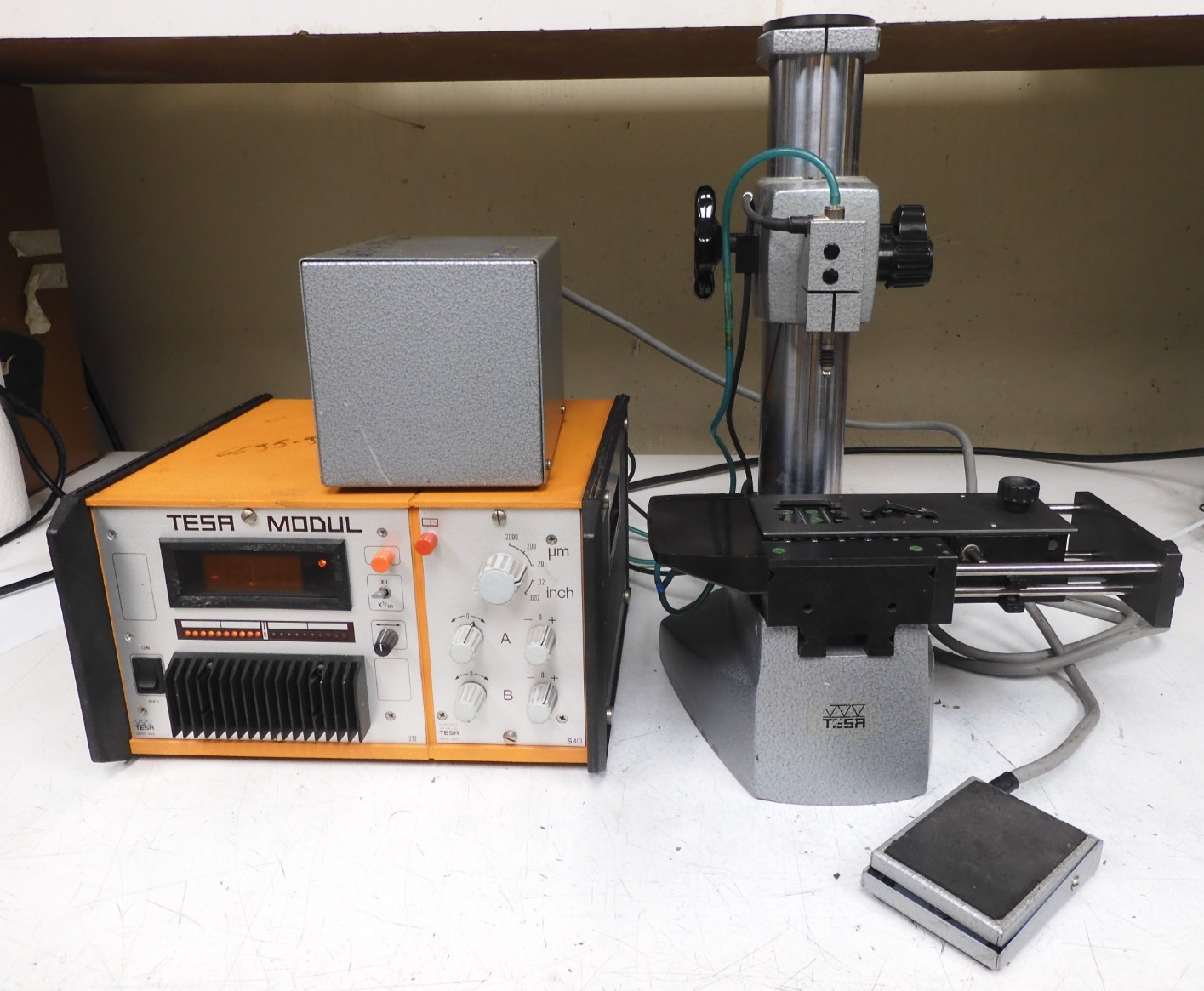 TESA Dual Probe Gage Block Comparator - Model UP - W/ DRO, Air Pump, pedal - QJ2