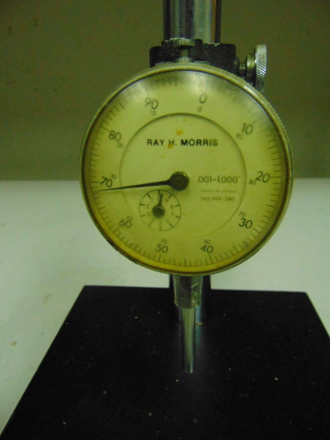 Indicator Comparator Stand 6"x6"/3.5" range/.001" Granite Base FV13