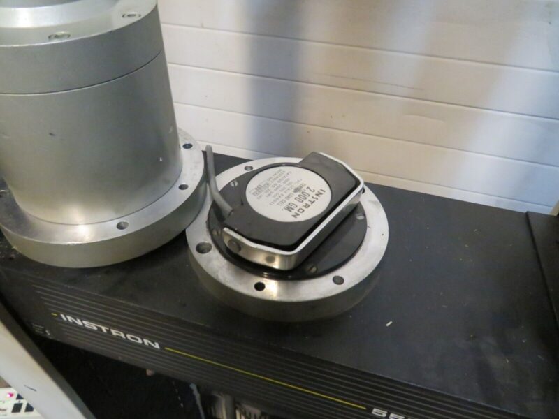 Instron 1122 Testing Machine 1125lbf (5kN) 5500R Upgrade no CPU/Software - Image 3