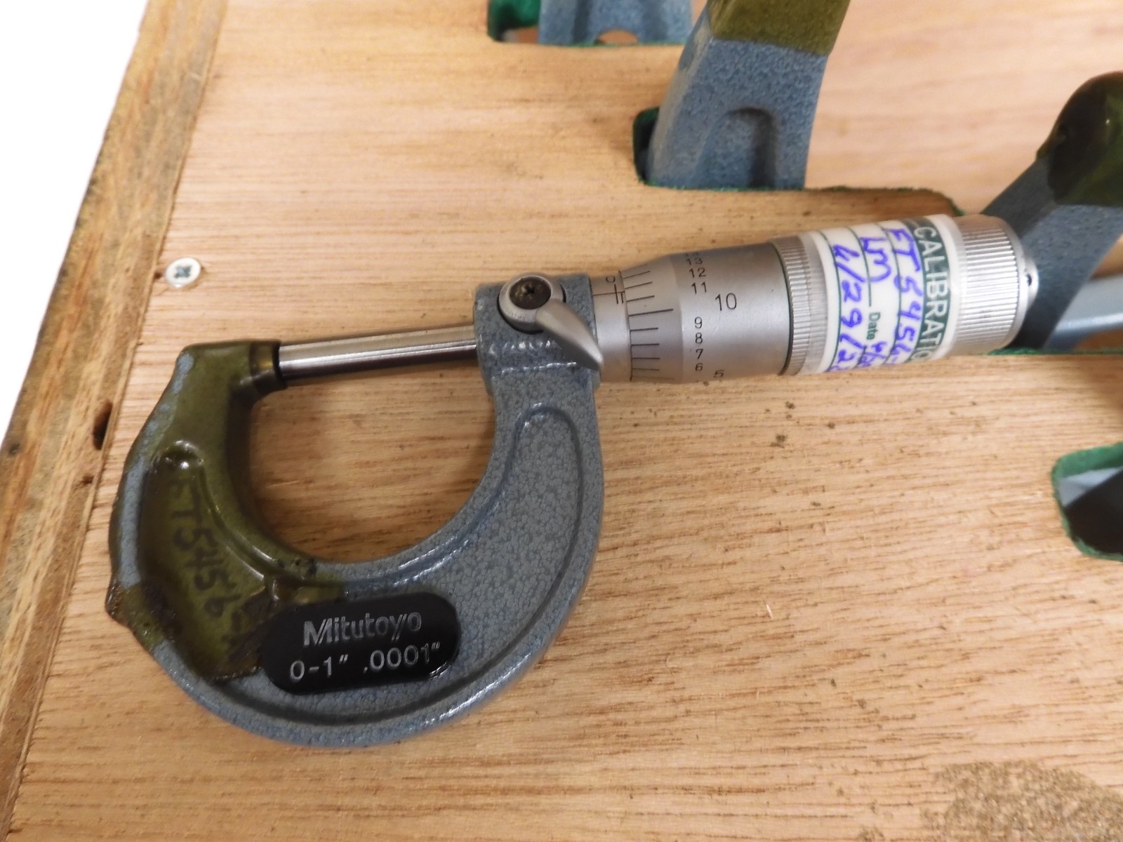 Mitutoyo - model 103 - 0-12"/.0001 Micrometer Set in case - QL15 - Image 4