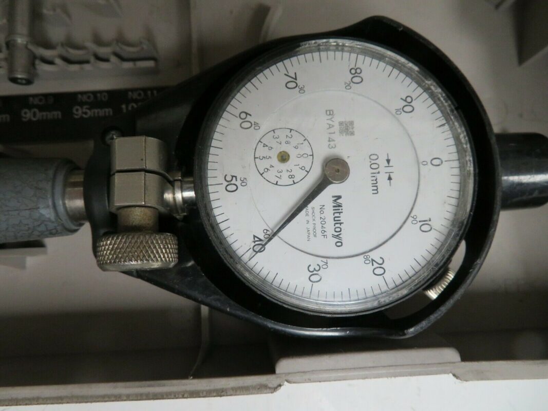 Mitutoyo model 511174 5090mm/.01mm Dial Bore Gage Set OA18