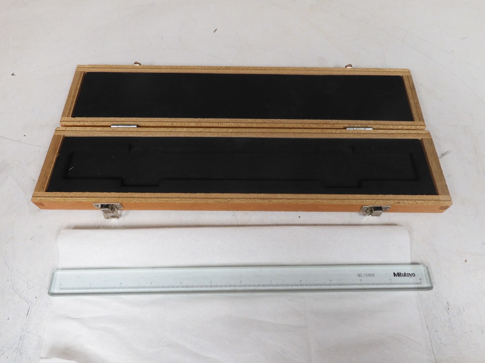 Mitutoyo - model No. 172-162 - Glass Reading Scale 0"-12" Range .00077" - QJ46