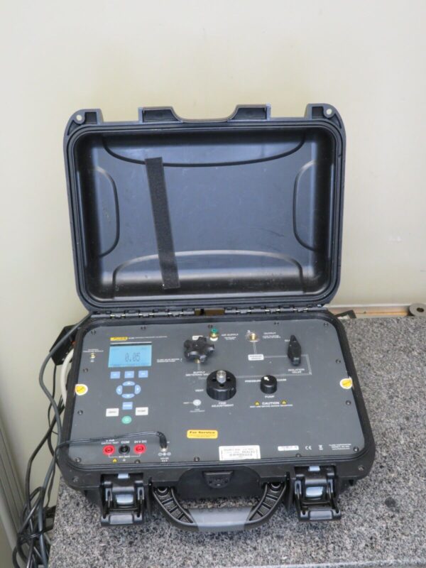Fluke 3130 Portable Pneumatic Pressure Calibrator 300PSI/ 20Bar PF3