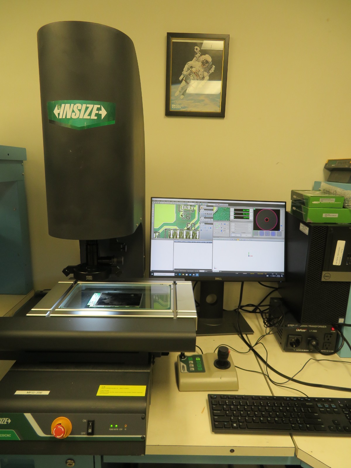 INSIZE ISD-V220CNCA-U CNC Vision Measuring System w/Computer