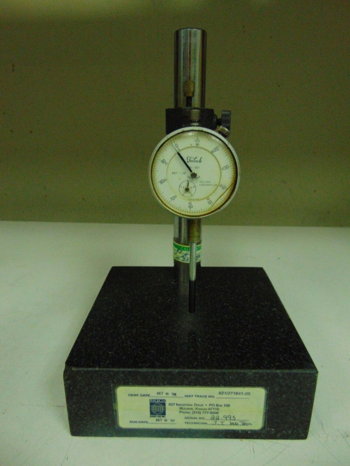 Indicator Comparator Stand 6"x6"/3.5" range/.001" Granite Base FV10