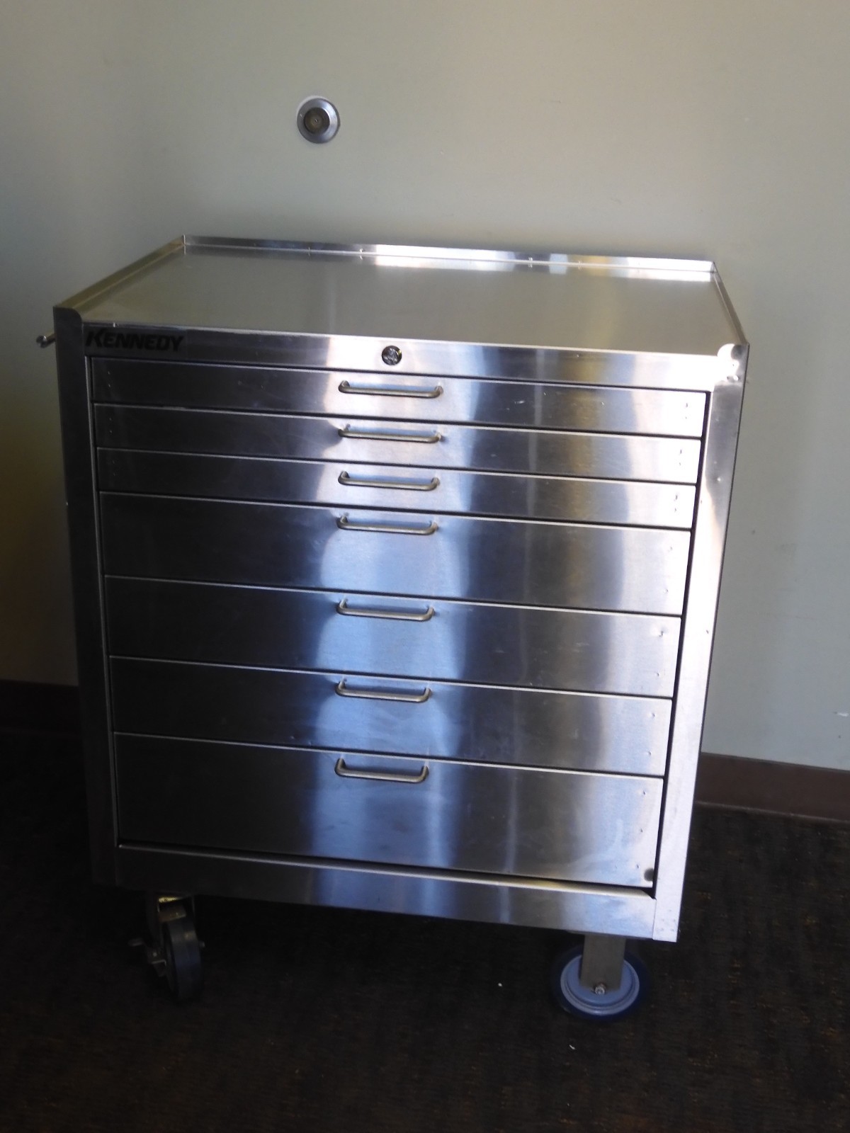 Kennedy - 28087 - Stainless Steel 7 Drawer Roller Tool Cabinet - 29" x 20" x 36" - Image 4