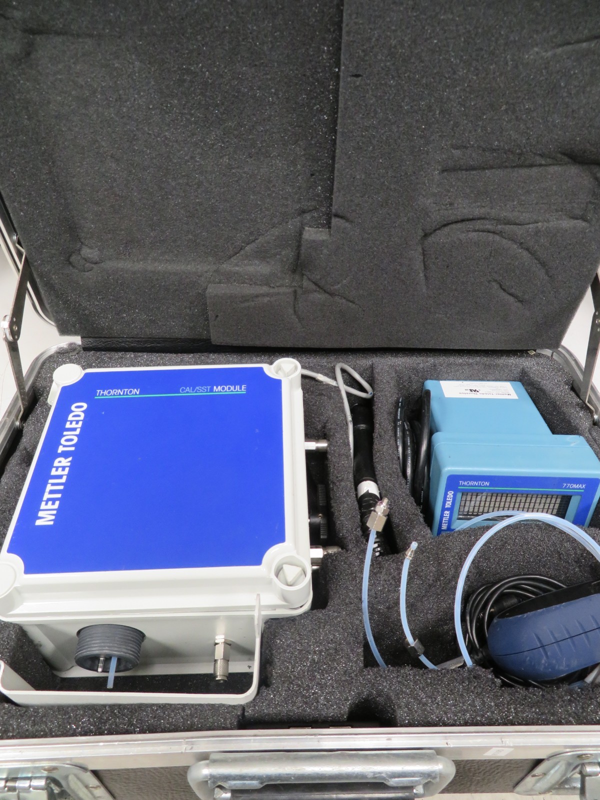 Mettler Toledo Thorton CAL/SST Module in case w/ accessories - QG18