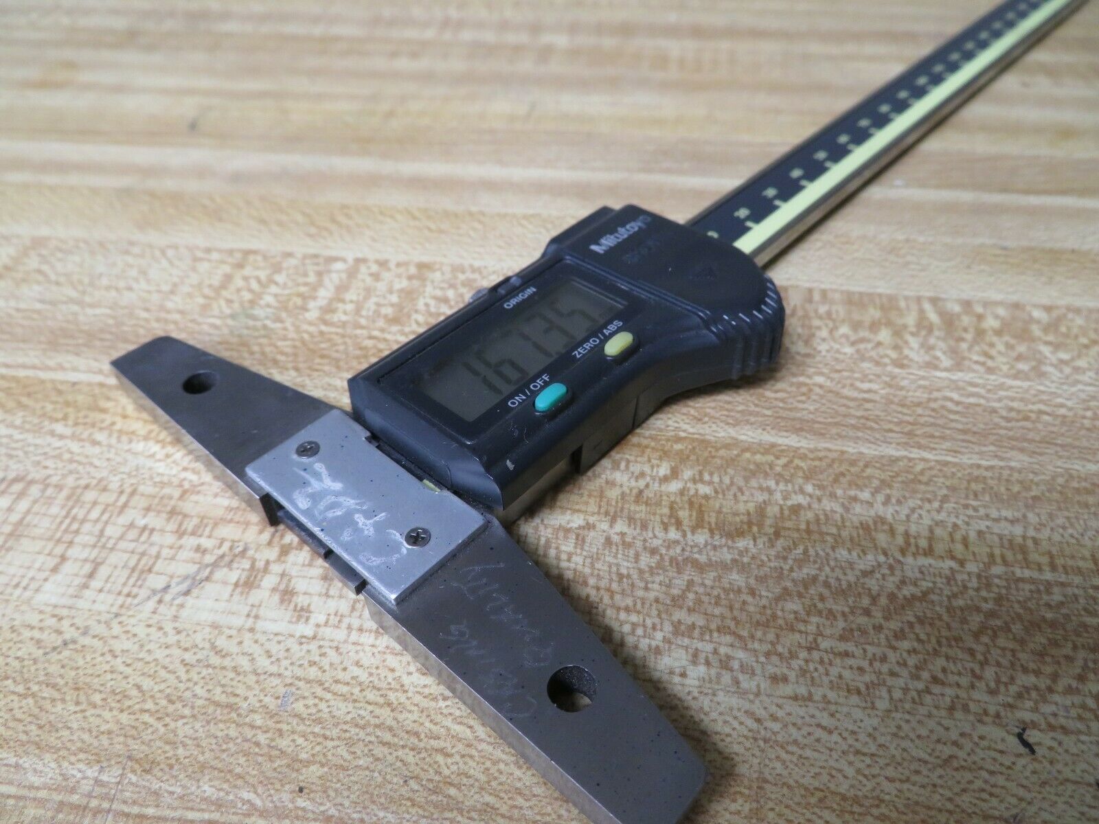 Mitutoyo ABSOLUTE Digimatic Depth Gage, 0200mm 57120230 OX41