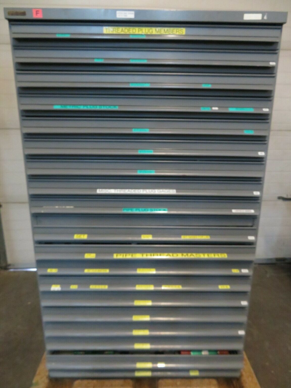 Equipto 19 Drawer w. Thread Plugs & Thread Ring Gages Working