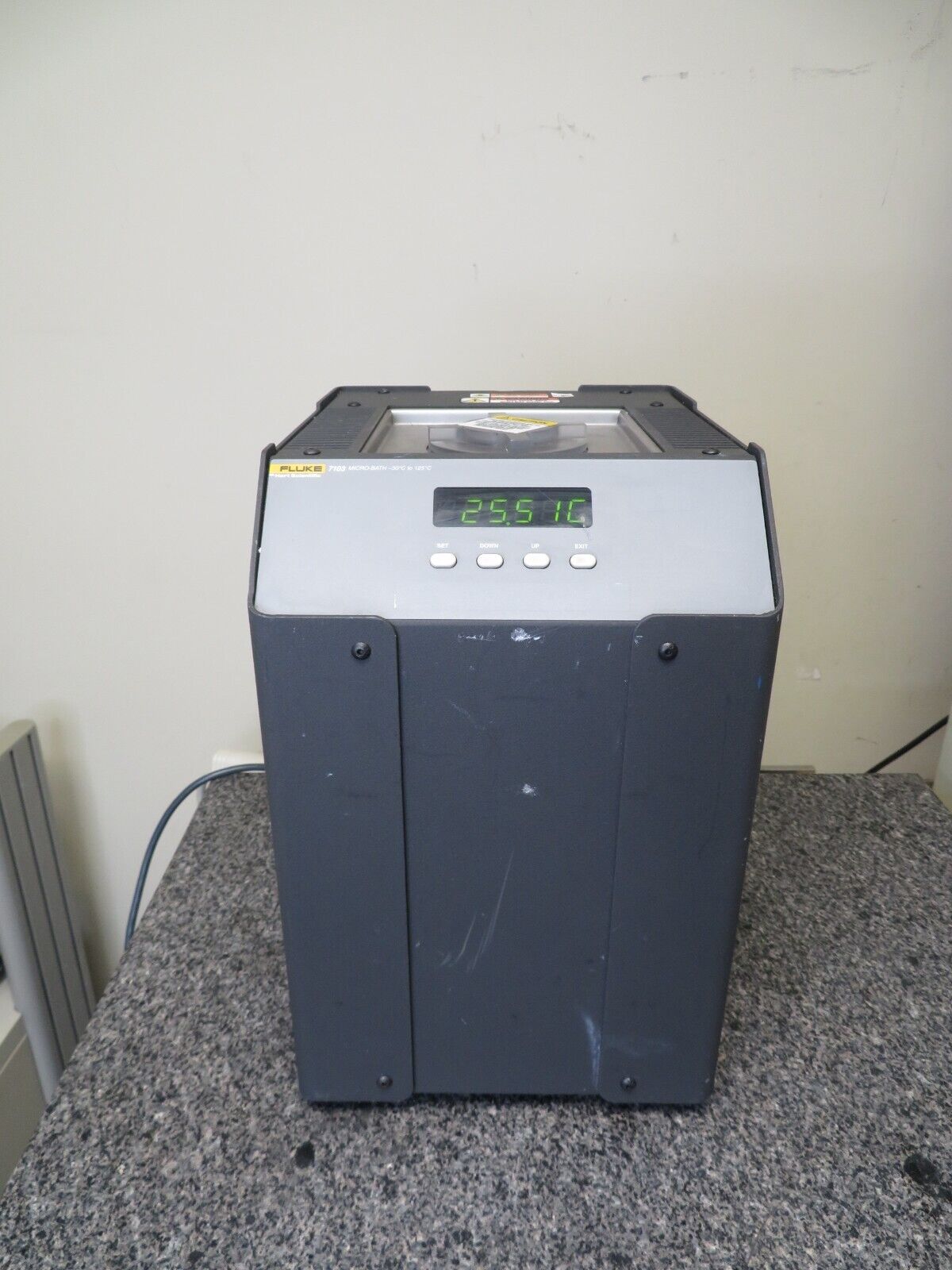Fluke Hart Scientific 7103 Micro Temperature Calibration Bath 30°to
