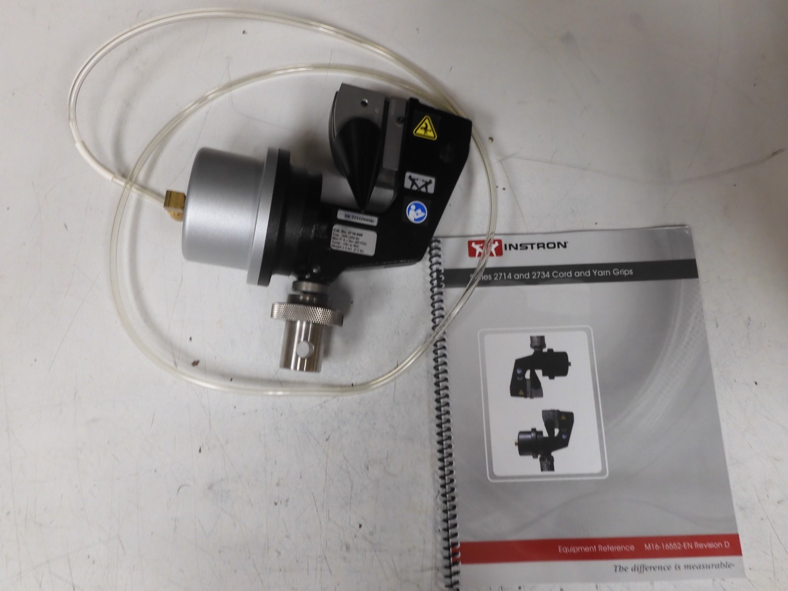 Instron - model 2714-040 - Cord & Yarn Grip - NEW - Single Grip - QJ29